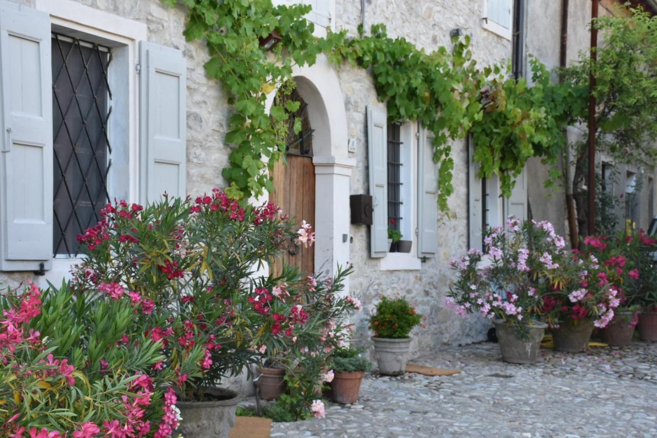 Locanda SottolaLuna Viano Bagian luar foto
