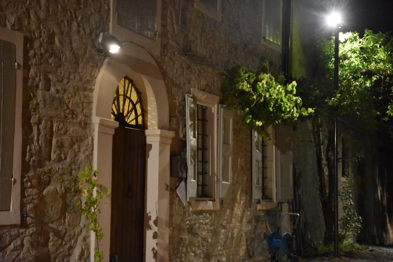 Locanda SottolaLuna Viano Bagian luar foto
