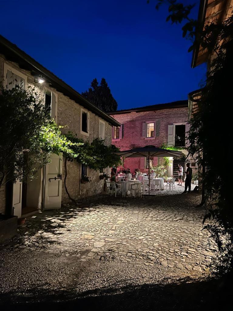 Locanda SottolaLuna Viano Bagian luar foto